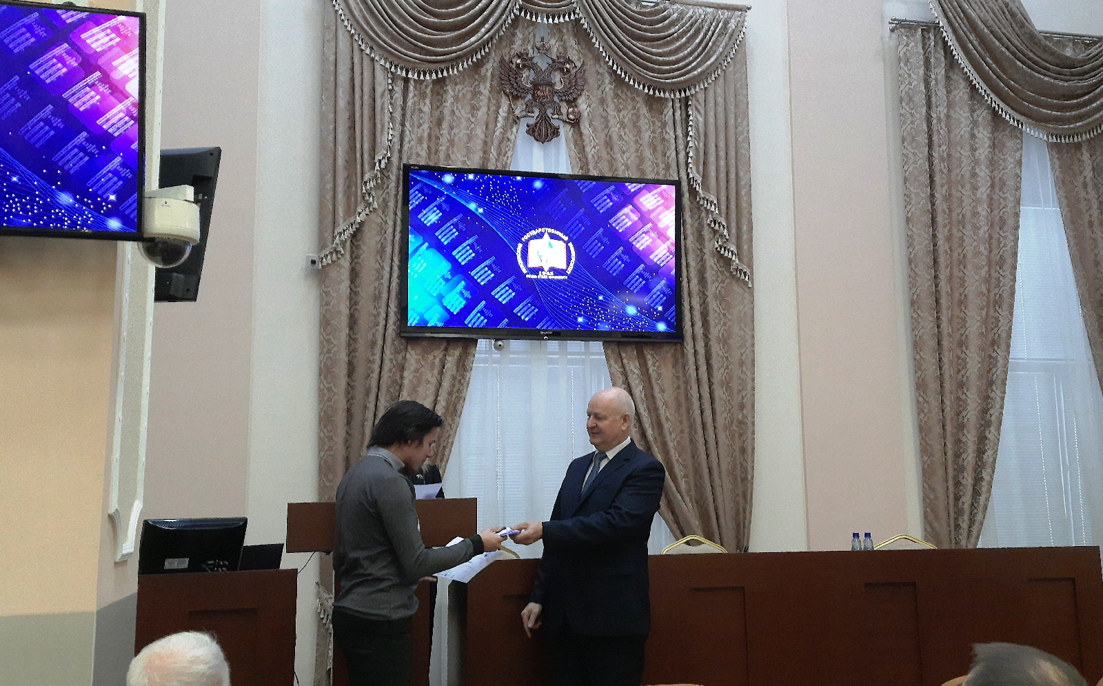 17 ноября на Ученом совете Политехнического института студентов группы 21МО1 кафедры «Сварочное, литейное производство и материаловедение» наградили дипломами победителей.